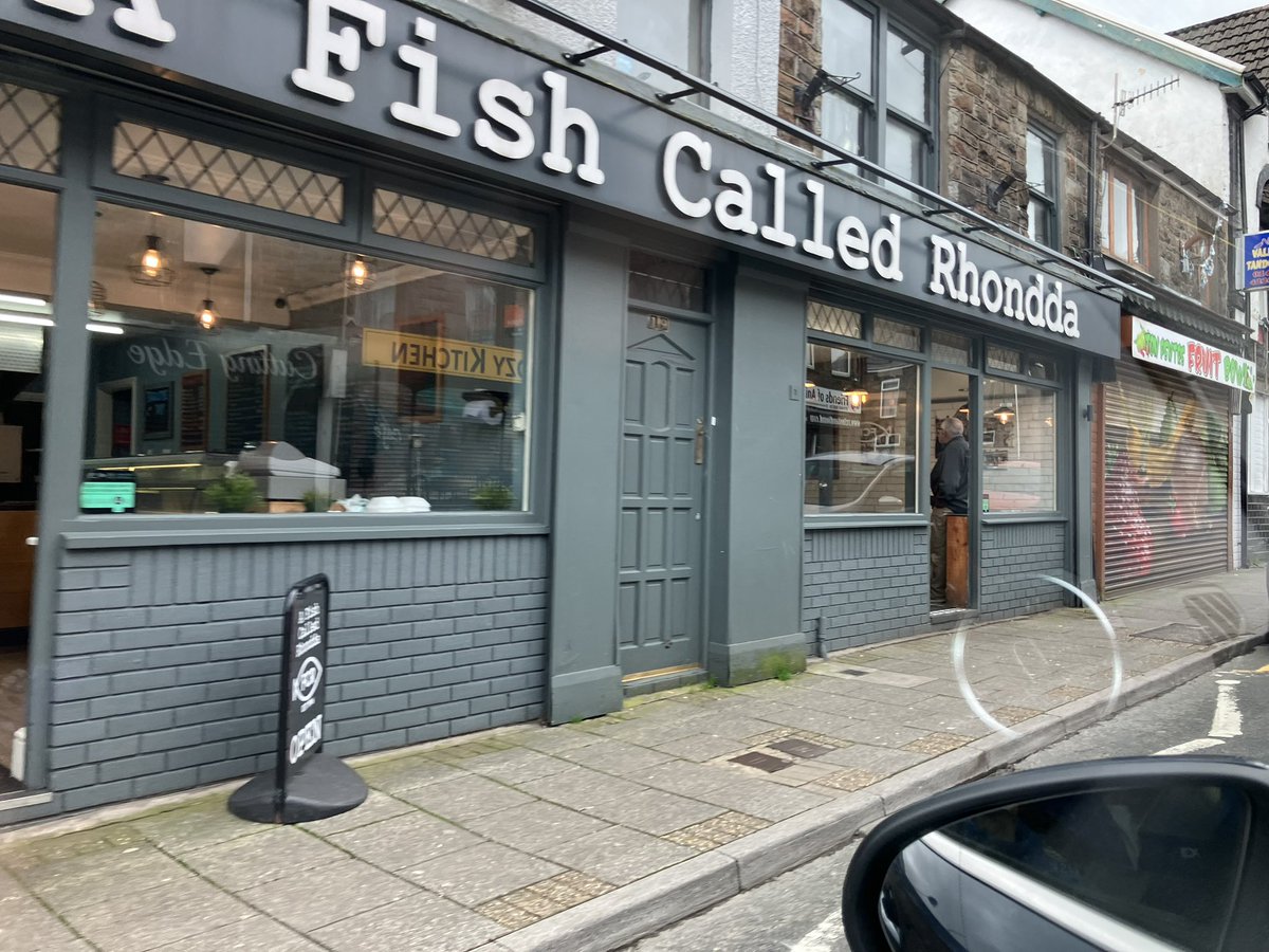 Been playing tennis for the mighty Usk versus Rhondda (a) which gives me a chance to photograph the best-named chippy in Wales