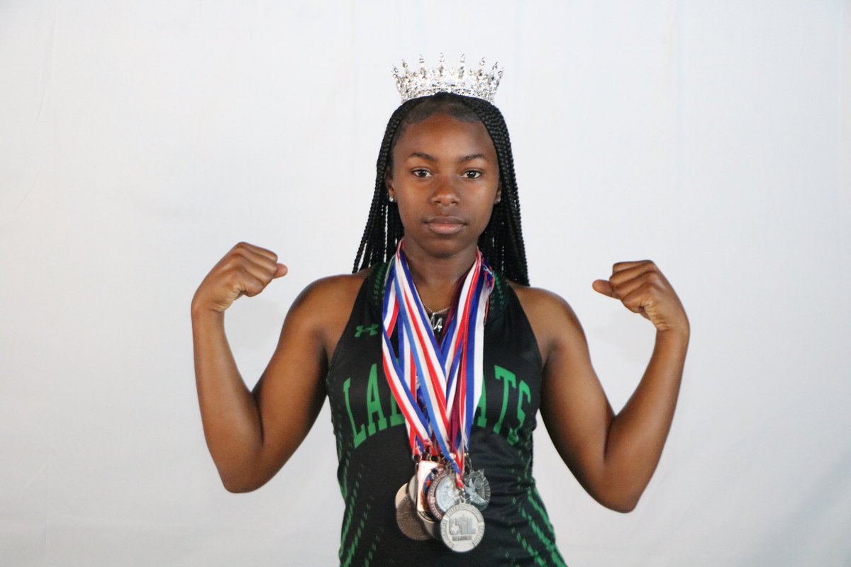 Varsity: 4th- 100m 💚Za’Maur’ia Fisher #areabound