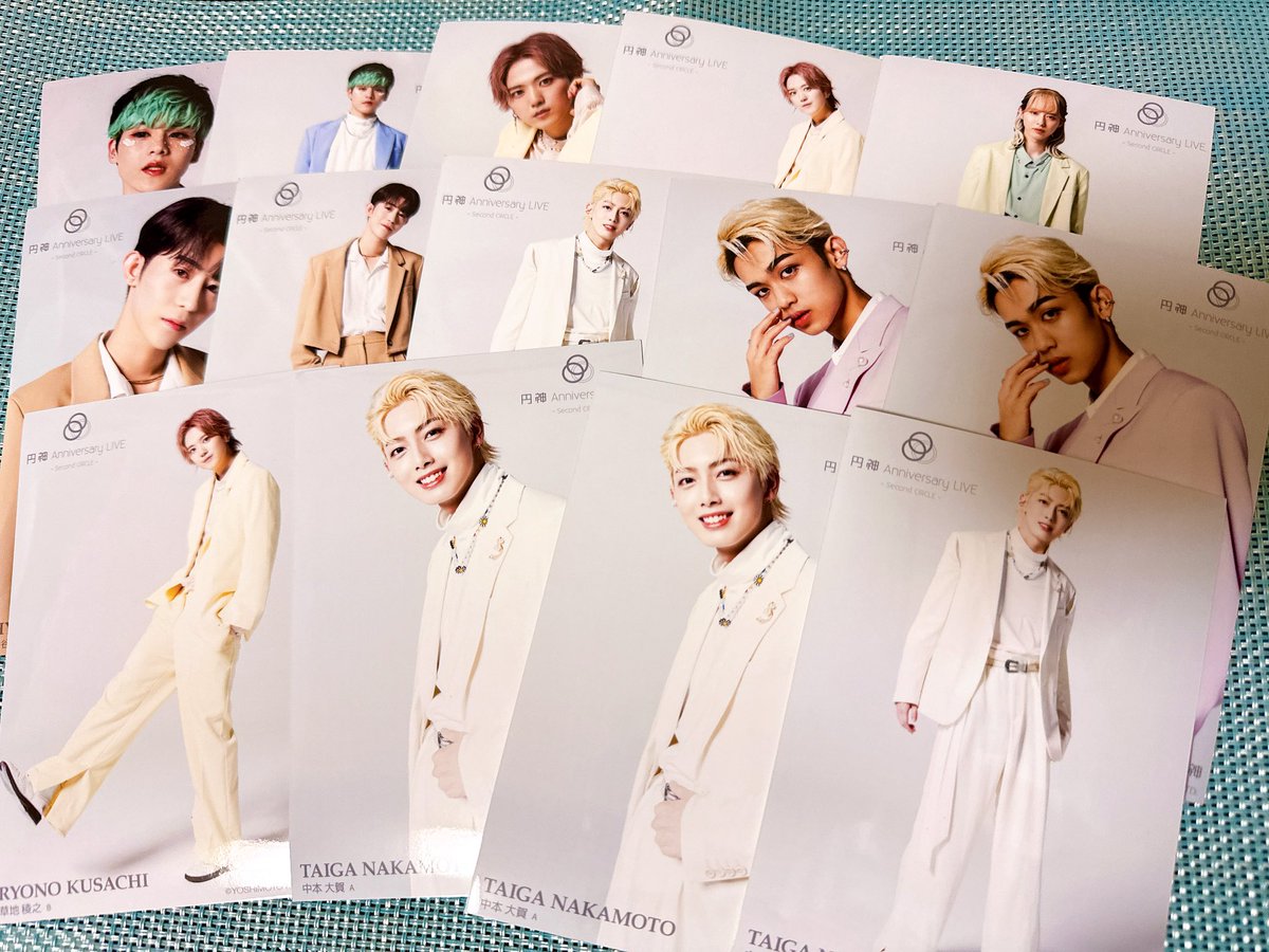 anna_fairy_'s tweet photo. .
FF外でも誰でもいいので誰か
明日のリリイベくる方、
過去グッズを引き取ってください🙇🏻‍♀️

この垢ENJINのファンの方と
あまり繋がってないので
まわしてもらえると助かります🙇🏻‍♀️
(お金とかそんないらないので
とにかくお迎えしてほしいです)

#ENJIN #ENJIN譲 #円神譲 https://t.co/0JM66b0PlM