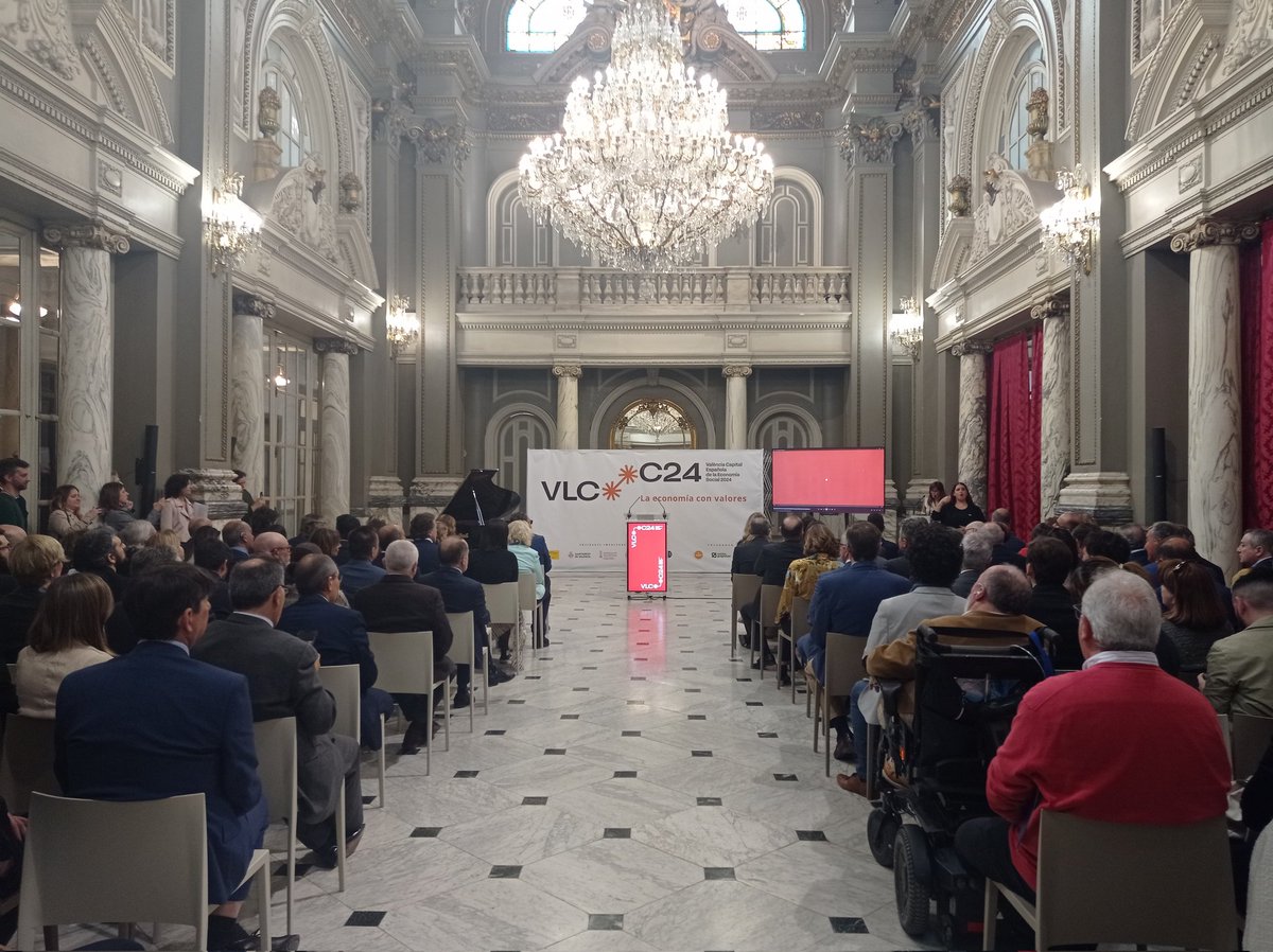 Miquel_R_C's tweet photo. El cooperativisme educatiu, junt amb el món cooperatiu valencià, present a l'acte d'obertura de #VLC24CapitalEconomíaSocial Temps per reivindicar i fer millor, també des de l'escola cooperativa @UECoE3 @LA_UCEV, el model democràtic, inclusiu i sostenible de l'#EconomiaSocial https://t.co/NCqLT41Aki