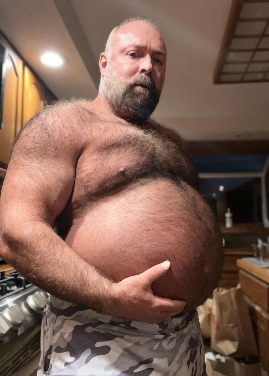Retweet if you feel like rubbing daddy's fur
