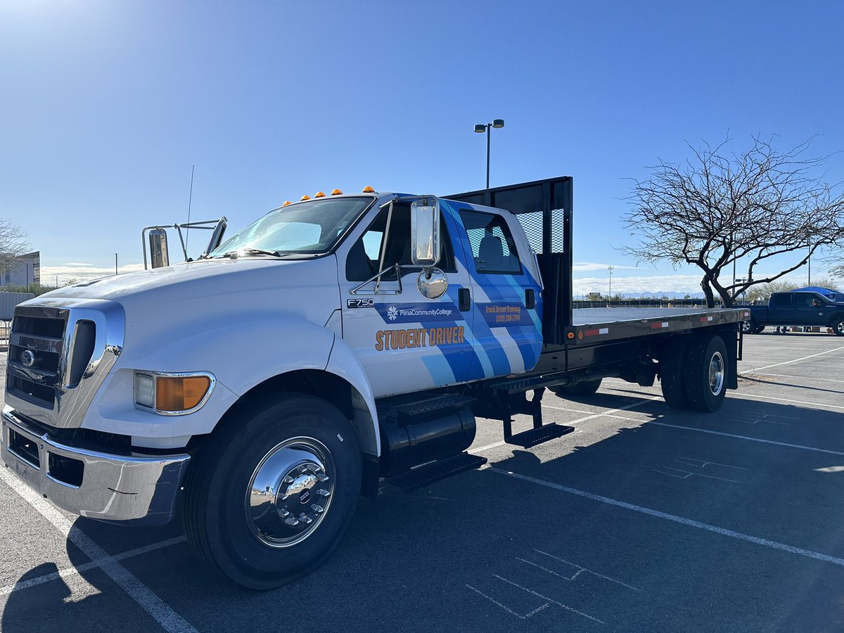PCCTruckDriver's tweet image. Need something to do today with the kids (big and small)? Come by Kino Stadium for Junior League of Tucson’s Touch a Truck event today. Here til 1 pm! #PimaCCWorkforce