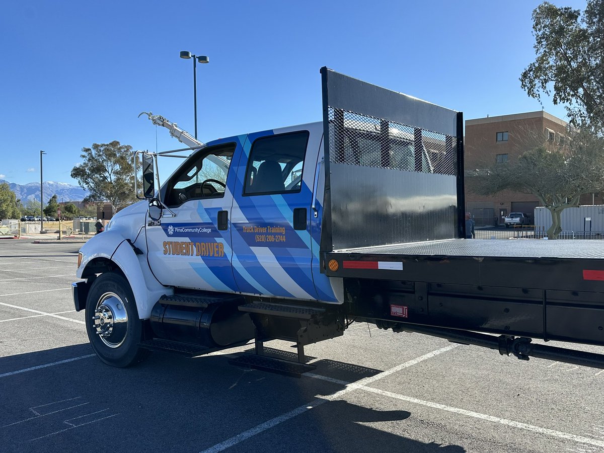 PCCTruckDriver's tweet image. Need something to do today with the kids (big and small)? Come by Kino Stadium for Junior League of Tucson’s Touch a Truck event today. Here til 1 pm! #PimaCCWorkforce