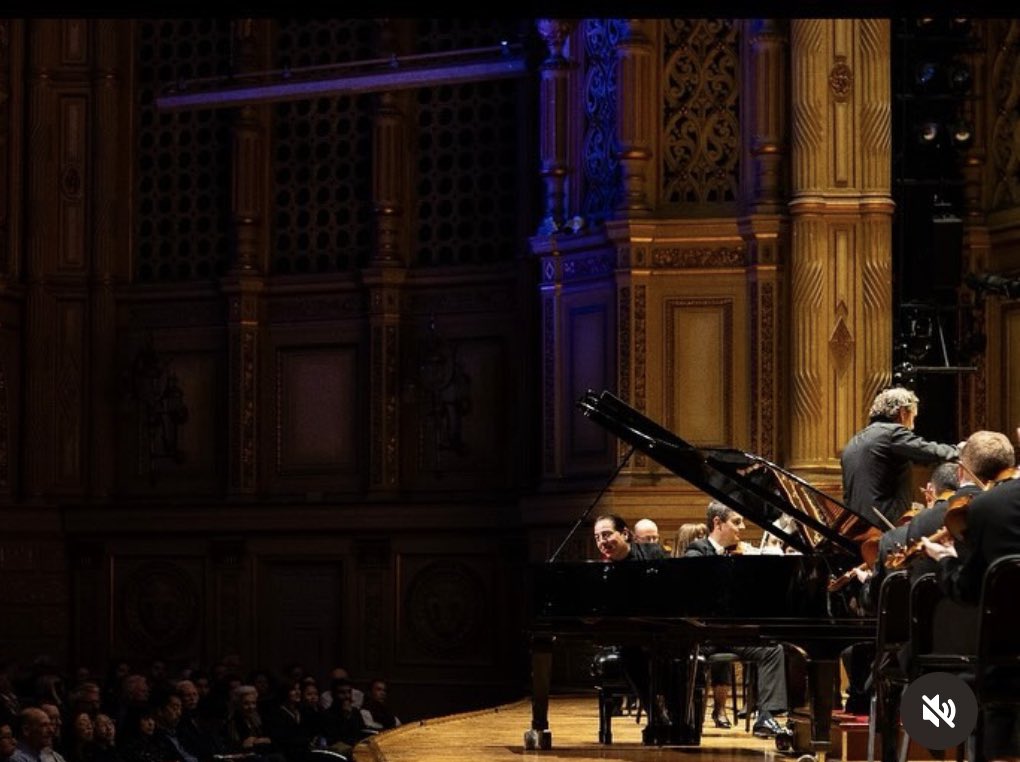 Teşekkürler Vancouver. @VSOrchestra ve maestro @ottotausk ile ilk konserimiz çok güzel geçti.Programda Beethoven 3. Konçerto. Bu akşam 06.04. Saat 20.00’de Ve Yarın 07. 04. Saat 14.00’de sıradaki Vancouver konserlerimiz. Buluşmak üzere