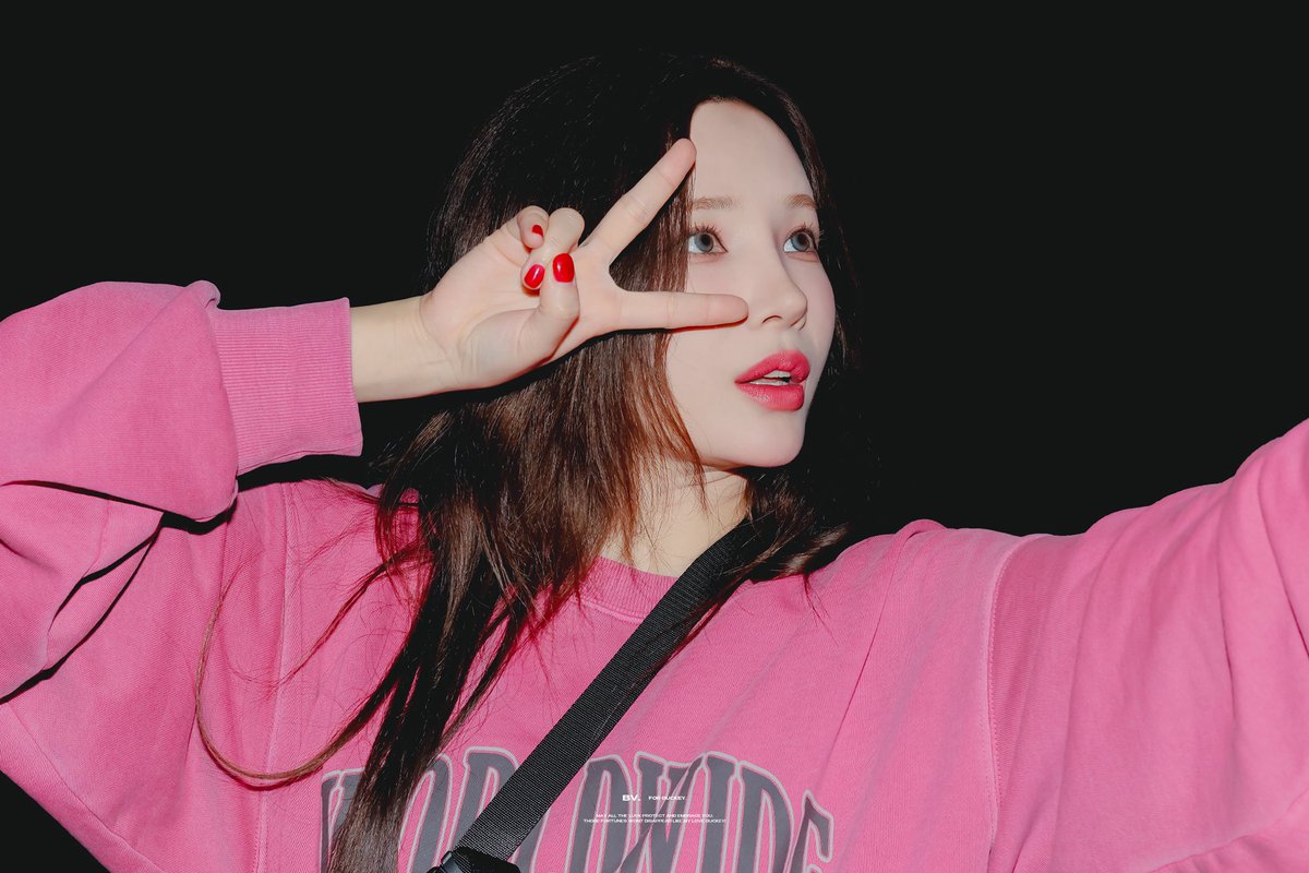 Buckeyvibe's tweet photo. 240402 📸

#벅키 #BUCKEY #MANNEQUEEN⠀⠀ https://t.co/TvmyqqHwea