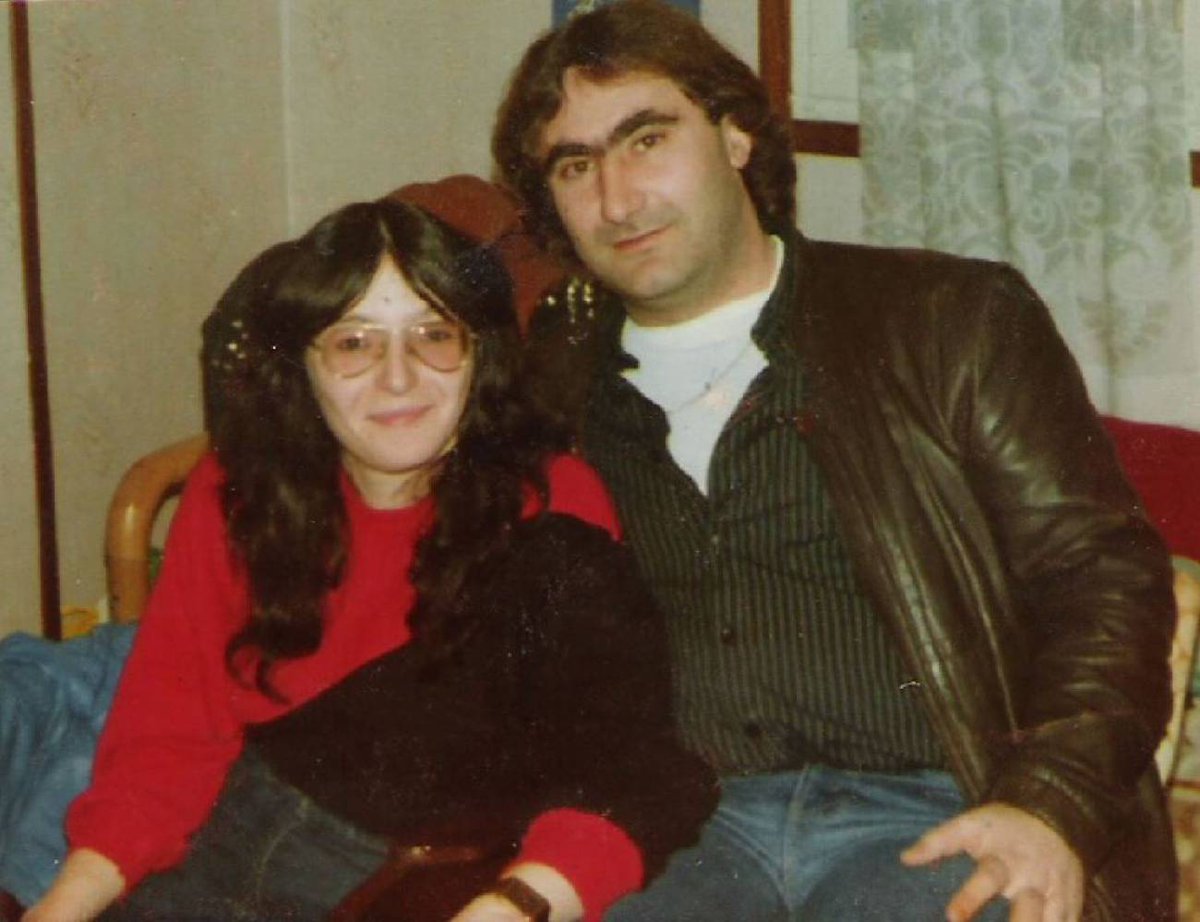 ConsuorF's tweet photo. #TalDiaComoHoy de 1990 #ETA asesinaba en #Donosti  a la pareja formada por MIGUEL PAREDES y ELENA MORENO. Dos niñas, Tamara y Sherezade, quedaron huérfanas de madre y padre.

Volvieron a mentir y a difamar. Sus vidas no importaron a nadie.

Otra historia de terror e #impunidad 🧵 https://t.co/XaUKG6pVgX