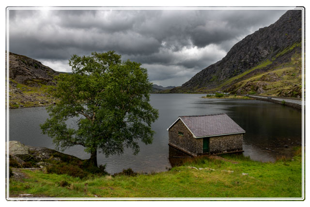 One of the most #dramatic / #picturesque areas of the #world is #Eryri #Snowdonia #NationalPark @visit_snowdonia @visitsnowdonia. Even more during #moody #weather like this #image of #llyn #Ogwen. A #beautiful #lake in #NorthWales. #landscapelovers #photographyislife @visitwales