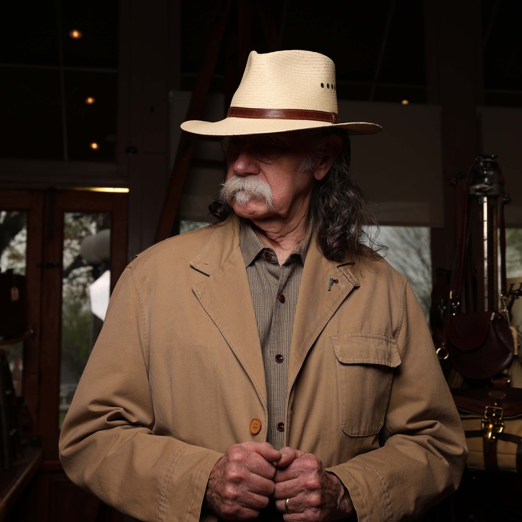 ColLittleton's tweet photo. Despite their name, Panama Hats are handwoven in Ecuador and have deep ancestral roots. The name “Panama Hat” was introduced in 1906 when President Roosevelt wore his while overseeing the Panama Canal construction. https://t.co/QtKyItts0y #panamahat #MyColStyle https://t.co/9Rw6rGF4Cs