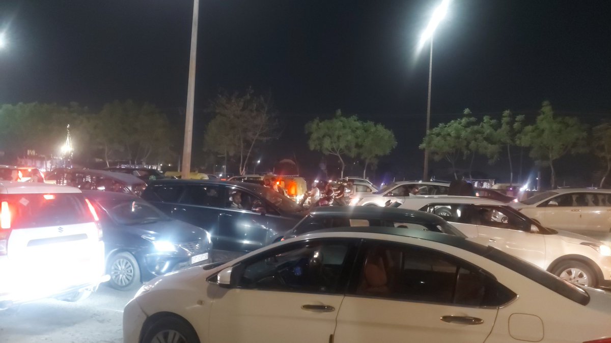 Pls see the most modern city in noida Noida extension is crippled with trafic jam for last 1 hour. #CMYogi #dcptrafricUP, pls sir, do something about it. It is a daily affair now.
