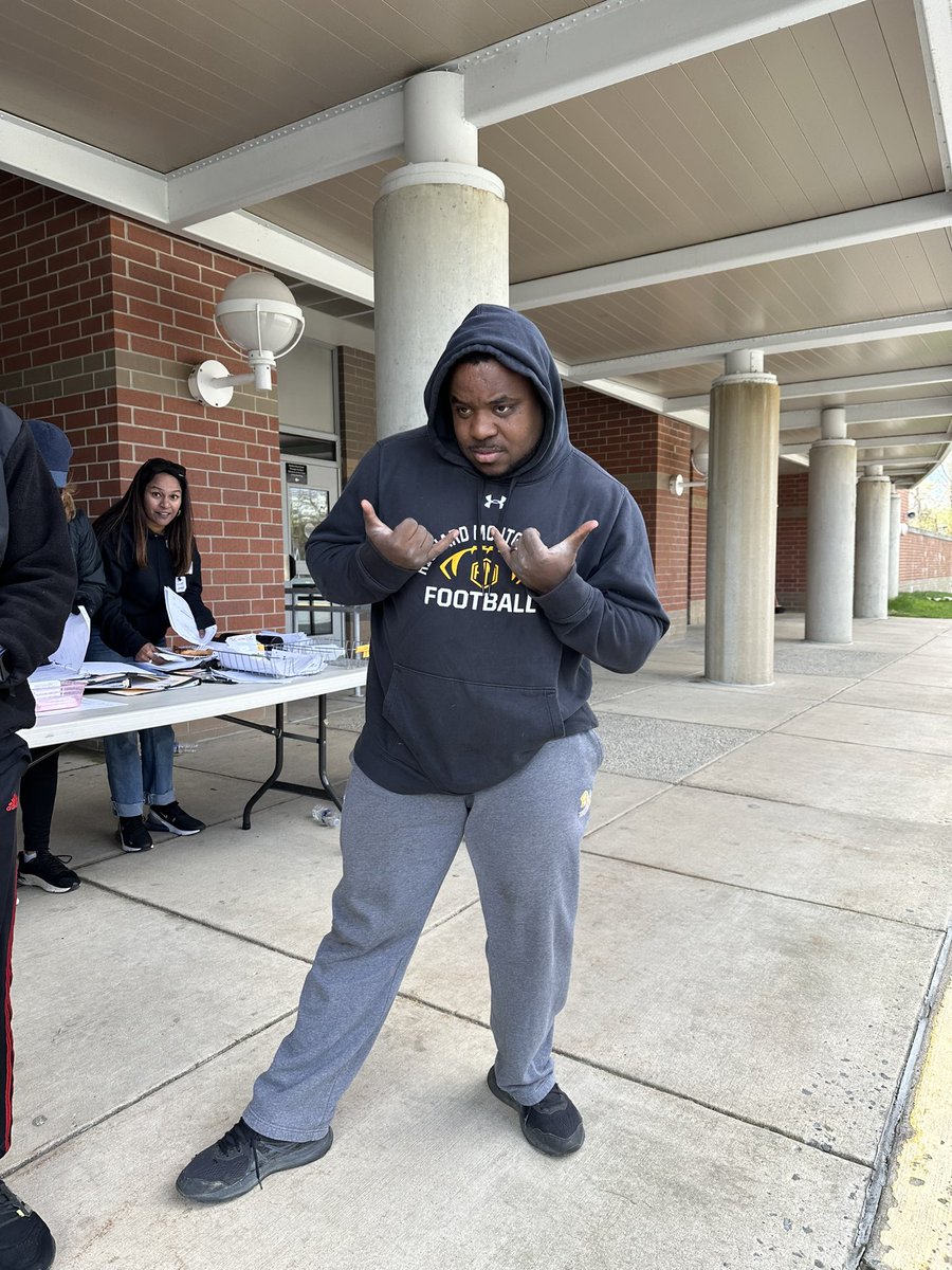 CoachTanyaRM's tweet photo. @RocketsSportsRM @RMHS_principal @Rocket__Nation @RMathleticboos1 Itβs my little brother from another mother Coach @realNChammer who is HC of both @RM_Rocketsfball & #RMTF & one of the bestest humans. πππ€β₯οΈπ https://t.co/XPUhfu2lPd
