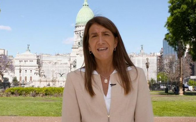 puesterosradio's tweet photo. #AHORA 🗣️#ENTREVISTA
📣Novedades legislativas: se conforma una bancada ruralista
👩Conversamos con @AngieNaveyra, nueva presidenta de @Barbechando
👂Acompañanos en #Puesteros hasta las 13 por https://t.co/f9PykvYJqs https://t.co/zdFCoCEmvf