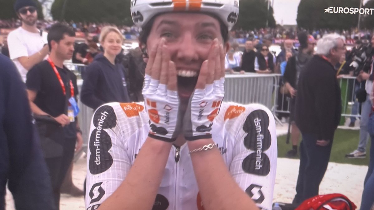 Yes Pfeiffer, you fucking podiumed Paris-Roubaix 🤩

#ParisRoubaixFemmes