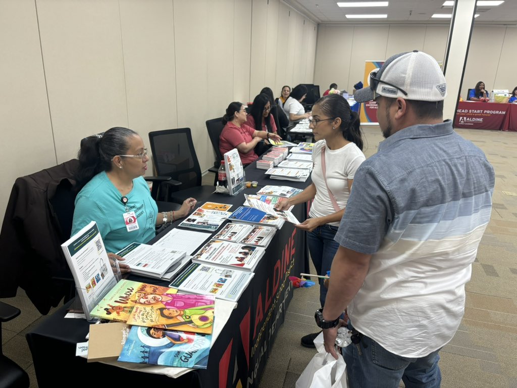 The @AldineISD #Multilingual Services is present at the #PK Expo this morning. Come visit our tables for more information about our programs and the Parent #Leadership Academy. ❤️💙@drgoffney @DrFavy #THEDepartment