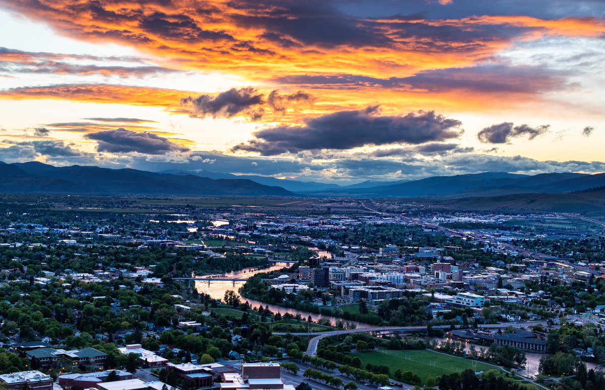UMGRIZZLIES's tweet image. Happy 4️⃣0️⃣6️⃣ Day to all who call the Treasure State home!