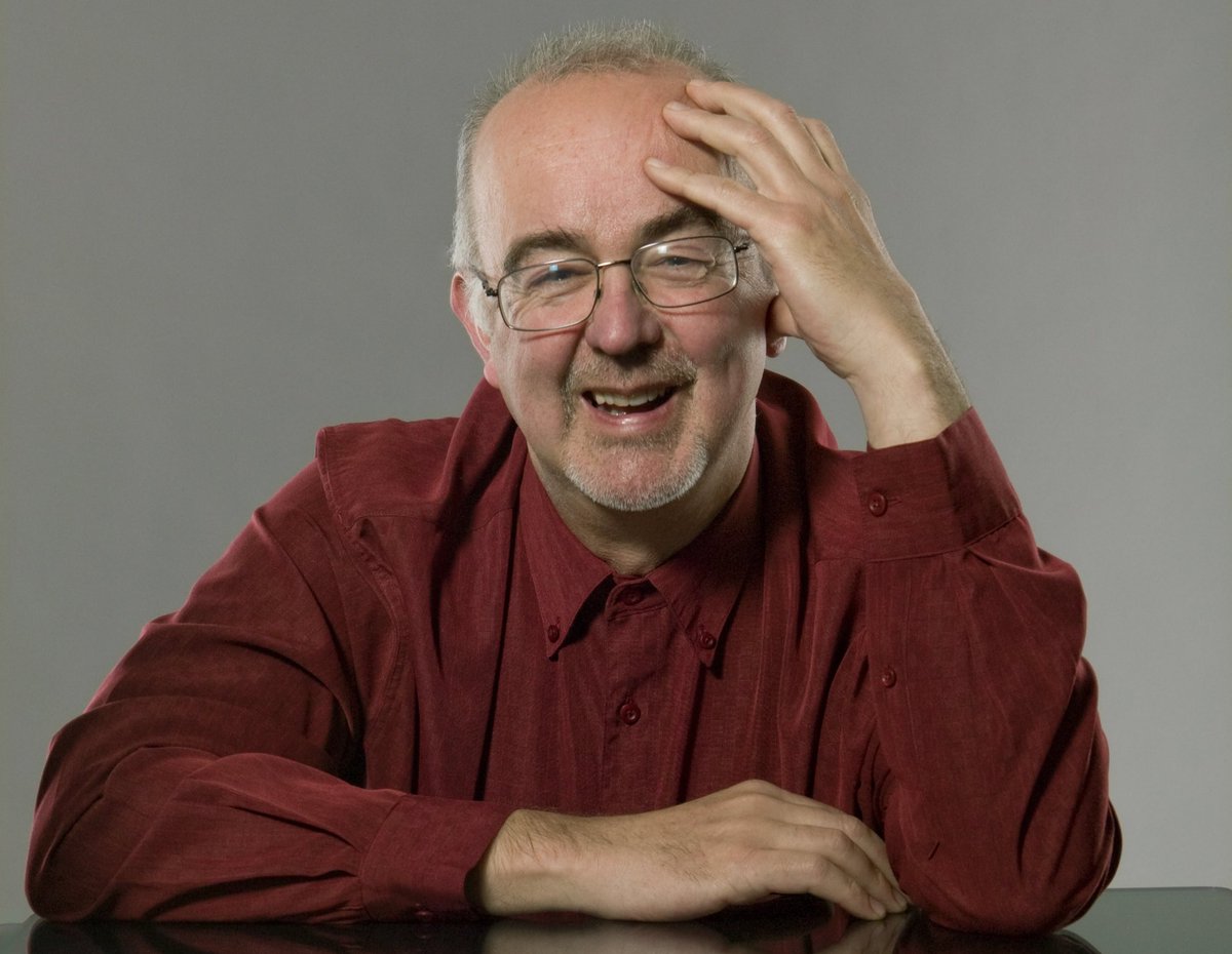 We’re proud to name @MartinRoscoe1 Honorary Associate Artist🥇For 30 yrs Artistic Director of the Beverley Chamber Music Festival, he played countless concerts, bringing amazing musicians to Beverley. He’s part of the New Paths family! Hear him on Thurs with @fhvln @DandyJessica.