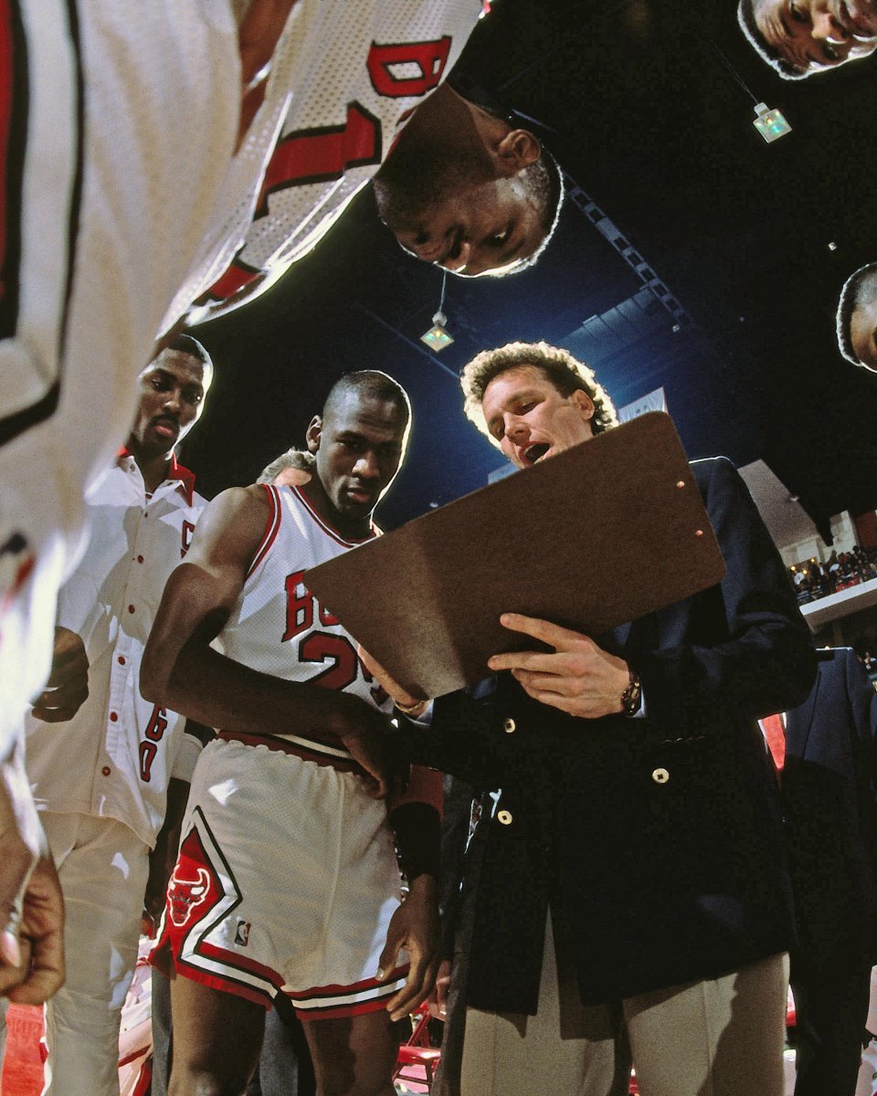 Congrats on a Hall of Fame career, Doug Collins! 👏 Collins coached the Bulls from 1986-1989 and now is headed to the @Hoophall!