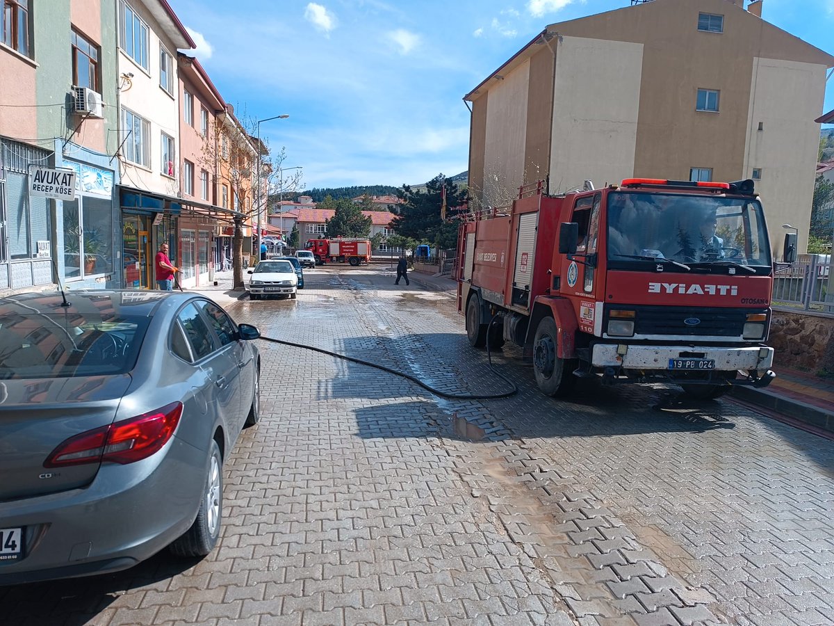 Cadde ve Sokaklarımızı pırıl pırıl yapıyoruz. 🤗

#BayatİçinGerçekBelediyecilik