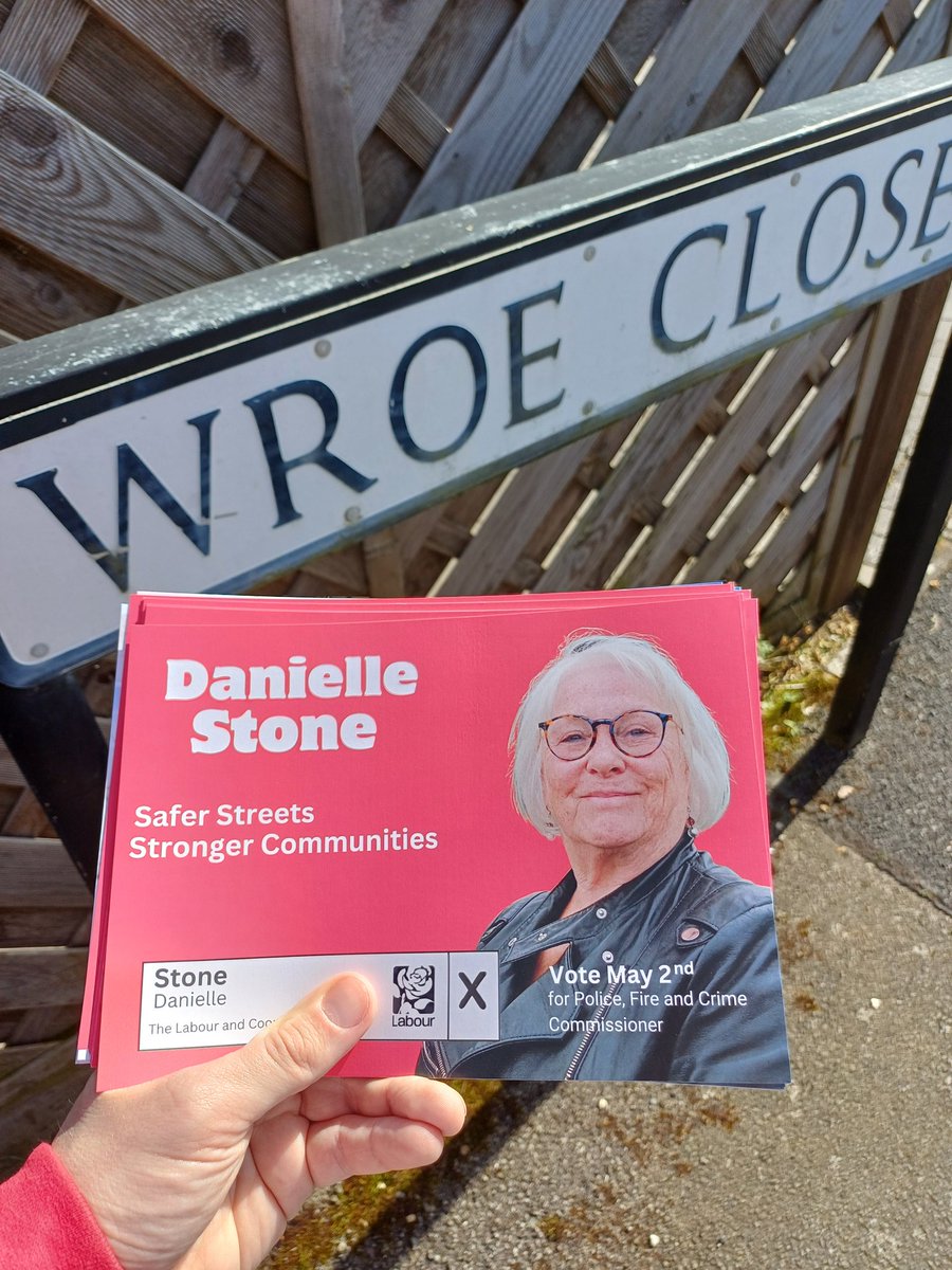 Danielle Stone is Labour's Police, Fire and Crime Commissioner candidate for Northamptonshire on Thursday 2nd May. Pleased to be out on the doors in Corby supporting her today. We need change across our county, but in the PFCC office in particular! 

#VoteLabour #labourdoorstep