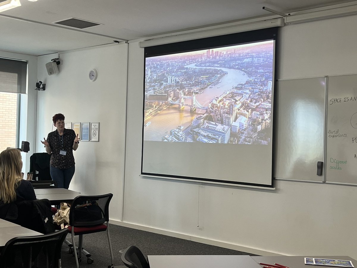 geography_DAF's tweet image. Wonderful final scenes at the @The_GA conference. The last hour had great energy &amp;amp; lots of excellent sessions. Microplastics in our rivers with @Jamie_Woodward_ , using art in geography with @MissSBhatti and #TeachwithGIS busy with our wonderful Geo live students! What a finale!