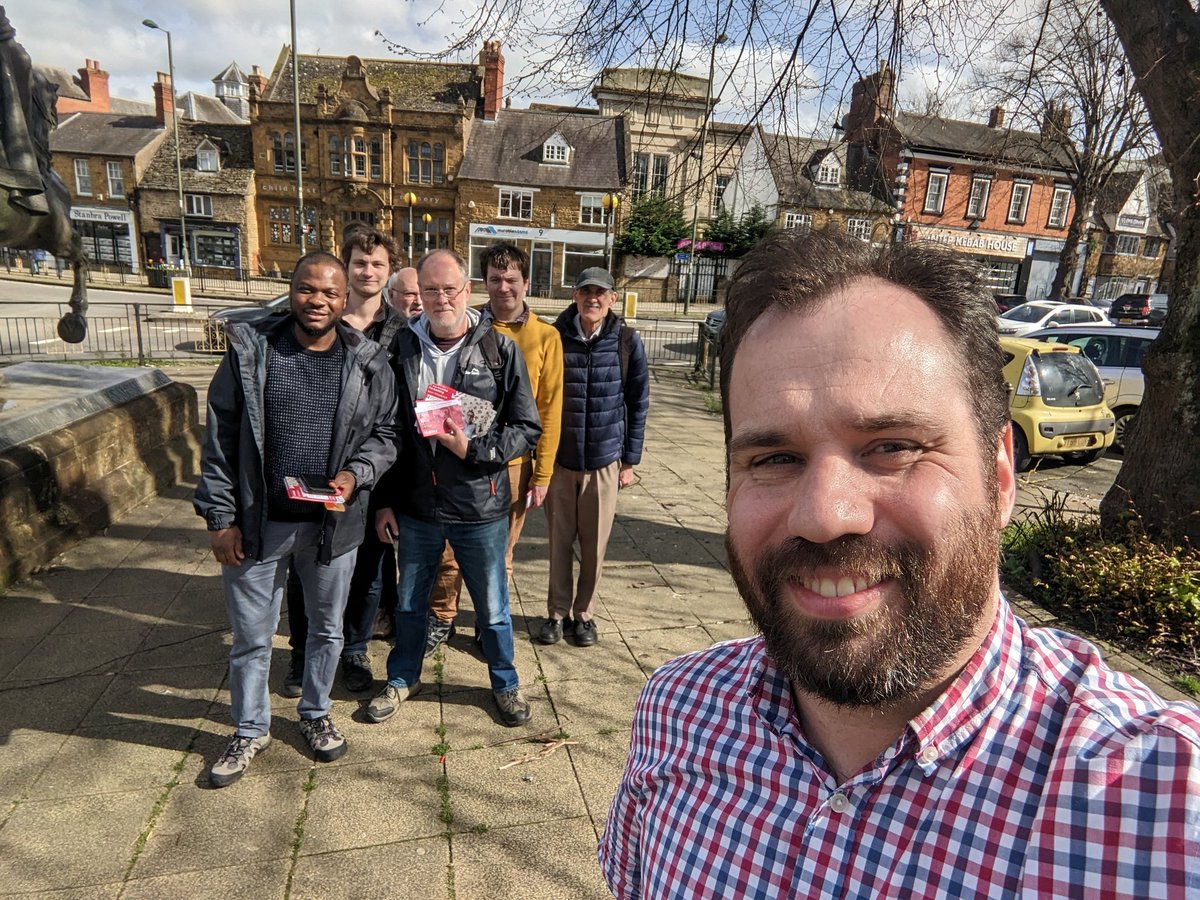 Out in Banbury town centre where voters are switching to Labour over Conservative failings on defence. #LabourDoorstep