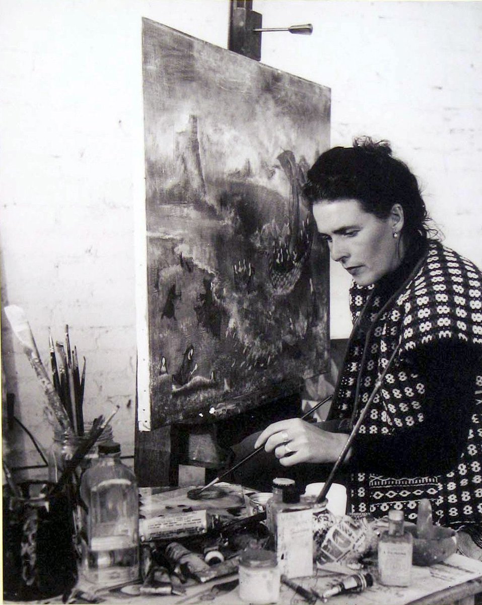 bellasartesinba's tweet photo. Conmemoramos el 107º aniversario del natalicio de la escritora y pintora surrealista Leonora Carrington, cuya imaginación trascendió hasta convertirse en parte fundamental de la cultura nacional e internacional. Su obra “Reflection on the Oracle”, 1959, forma parte de la colección del @museoAmodernoMX del #INBAL.