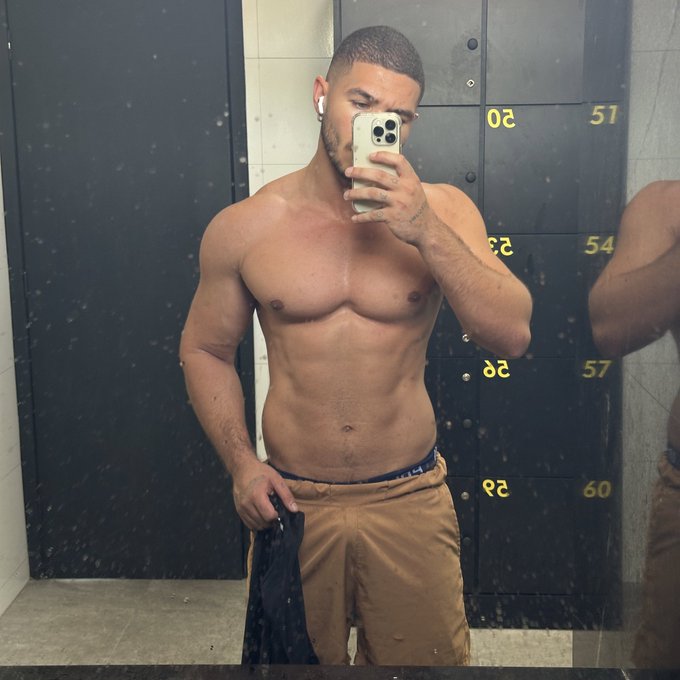 hoje eu me superei, queria ficar inchado assim pra sempre https://t.co/fJGWHpwdQy