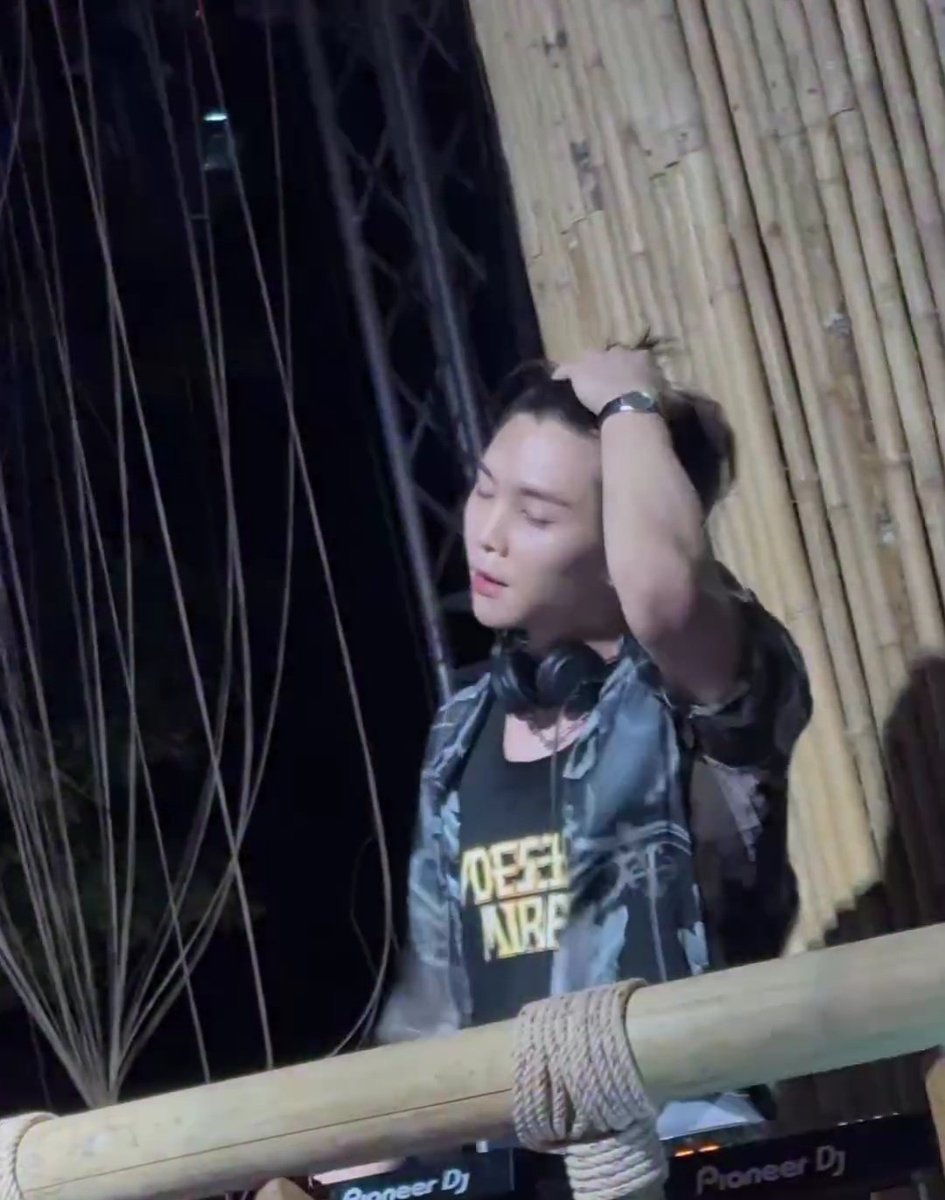 ขวญหพนจม🐰😺 (토끼양이) 아이고! so sexy~ tweet media