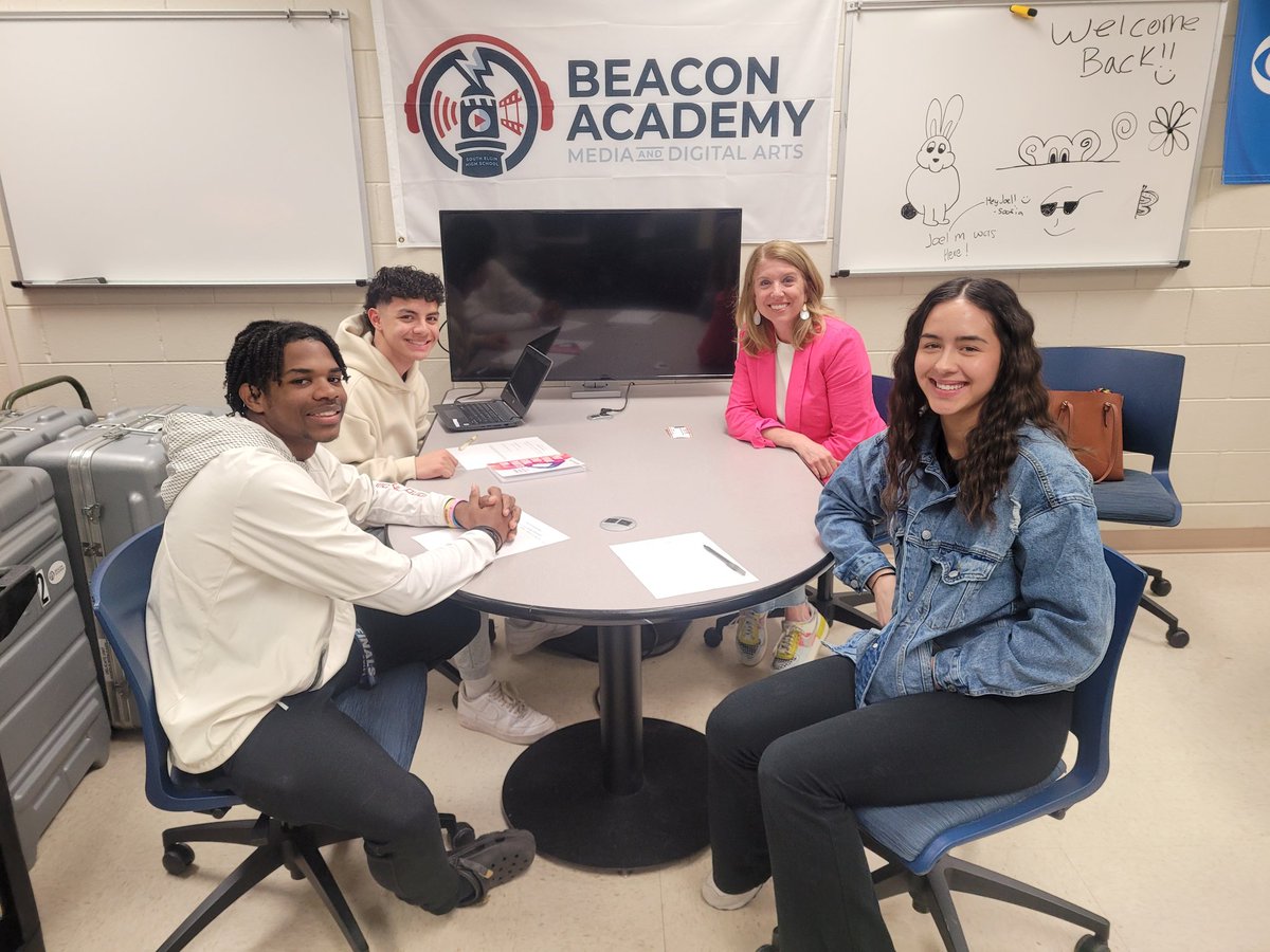 MarcellaSheler tweet media