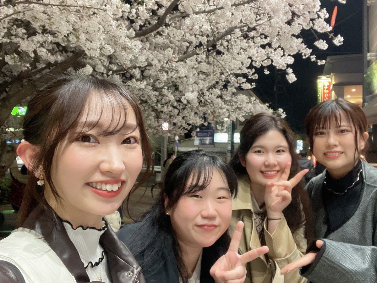 BOWの『煙が目にしみる』レアとウェルダンの稽古見学させていただきました！

皆さんの宣伝見て、えそんな泣くの？コメディじゃないの？って正直思ってたんですが、泣きましたーーー😭😇

本番楽しみです❤️‍🔥
皆様体調にはお気をつけて🙇‍♀️
小屋入り後は時々外の空気吸ってくださいね笑

#BOW煙R  #BOW煙W