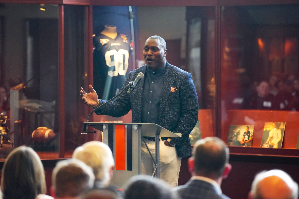 A legacy that was 𝐞𝐚𝐫𝐧𝐞𝐝. Congratulations to @TakeoSpikes51 on his Tiger Trail of Auburn induction 👏