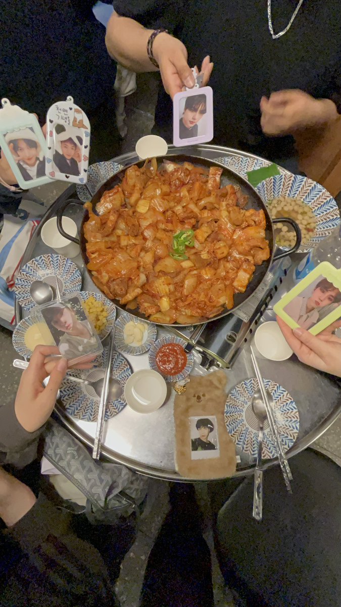 wouldULikeMilk's tweet photo. 너어어어어무 즐거웠다!!!! 밥 사주셔서 땡큐베리감사 https://t.co/4PztzsWzlb