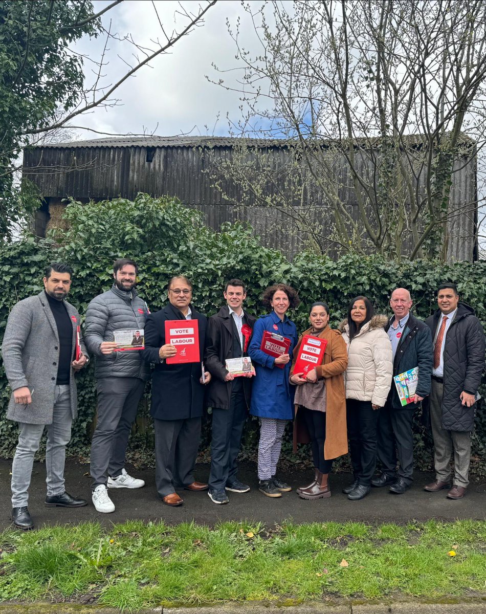 Great to welcome my friend @AnnelieseDodds to Bolton to campaign for the amazing Fazeela Khan to be the next Labour Councillor for Hulton and for @Phil_Brickell who will be a brilliant Labour MP for Bolton West.