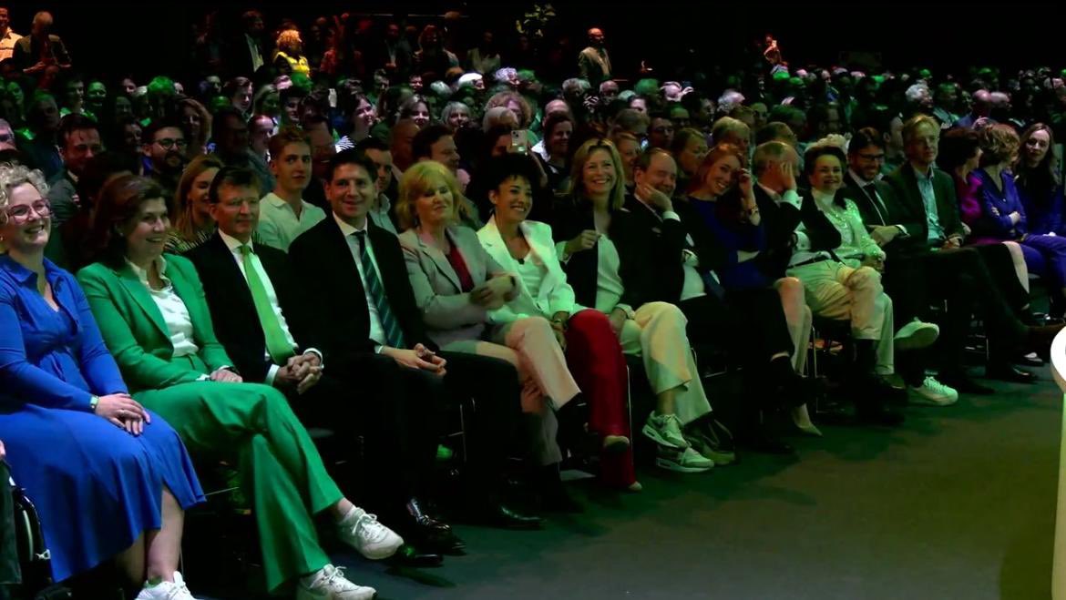 “Het Nederland waar we aan bouwen, staat op het fundament van de Europese Unie. Als klein land hebben wij heel veel buitenland. Wie het Nederlandse belang vooropstelt, kiest voor Europa” @RobJetten #D66congres