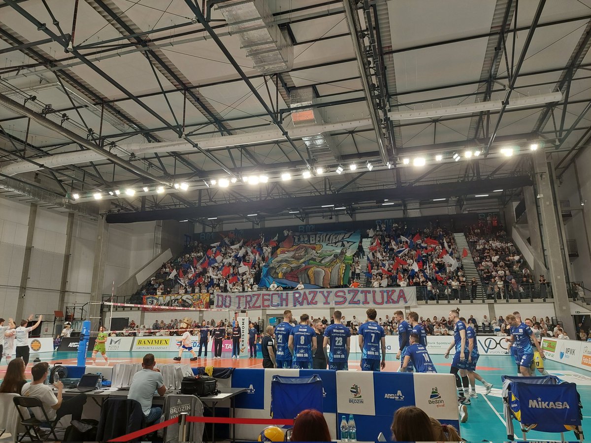No to zaczynamy play-off #TAURON1Liga!

Kibice <a href="/mksbedzinsa/">Nowak-Mosty MKS Będzin</a> z wymownym przesłaniem.

#podsiatka