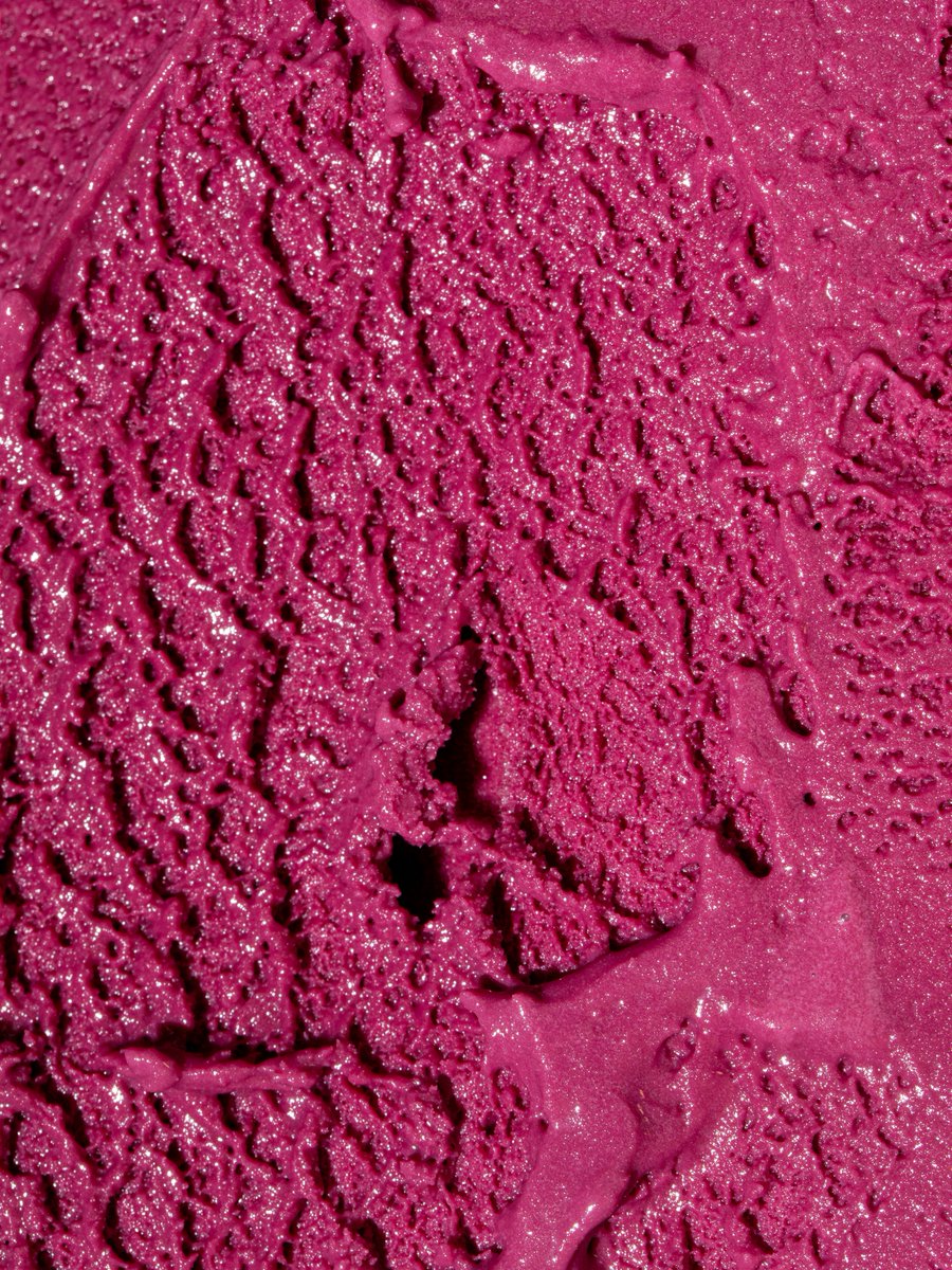 PURPLE STAR BORN is our first-ever grape ice cream. But also so much more. It’s bold, sophisticated, and layers deep. Like a fine red wine. Or mouthwatering purple taffy. Enjoy it now in scoop shops, online, and via local delivery. jenis.com/products/purpl…