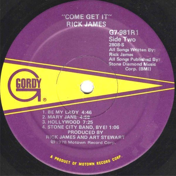 #OnDemand Another chance to hear... Mixed 11 years back, @DJCOZYSHAWN has at it with the funk and nothing but the funk in this 13-track #Classic #RickJames edition of #GetCozy 🎧 buff.ly/3PqVhXP #CanYouDigIt Upptäcka