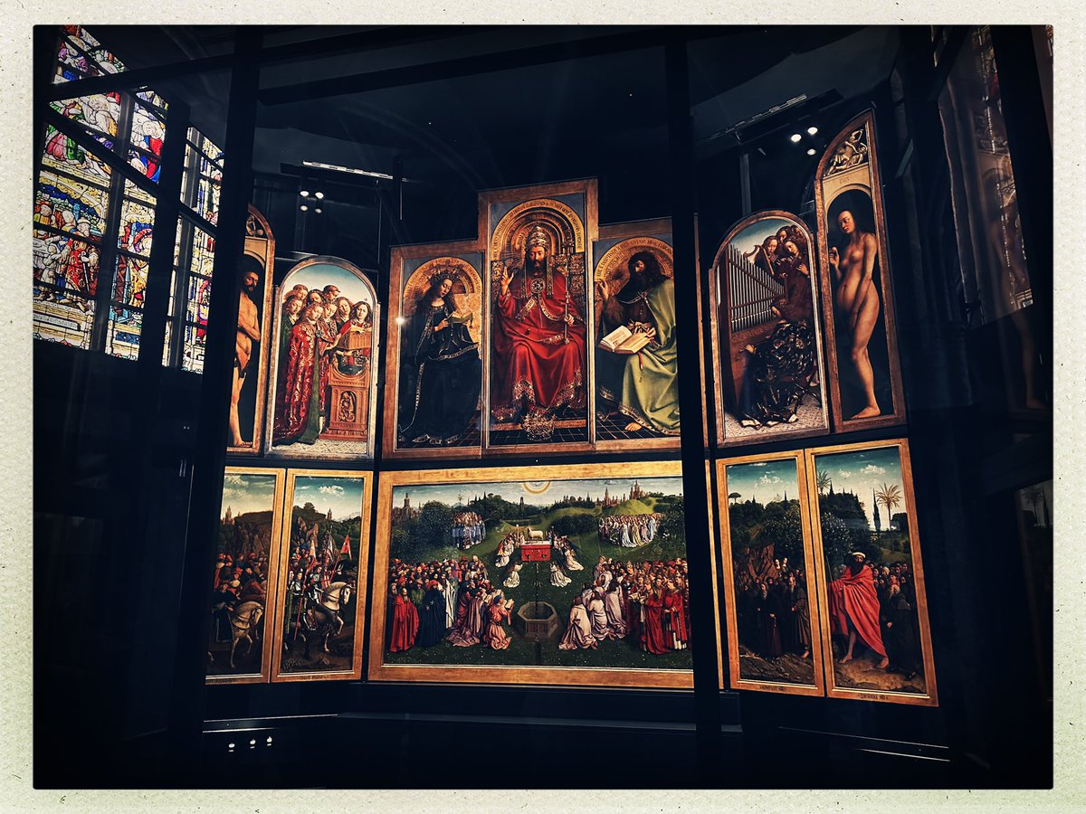 Today morning before the #EAU24 live surgery at #MariaMiddelares in #Gent to see the altar of van Eyck at #SintBaafs A masterpiece. “It took years to perfect my technique of painting” Jan van Eyck is quoted. That is a brilliant mindset- also true for any surgery @Uroweb @eauesut