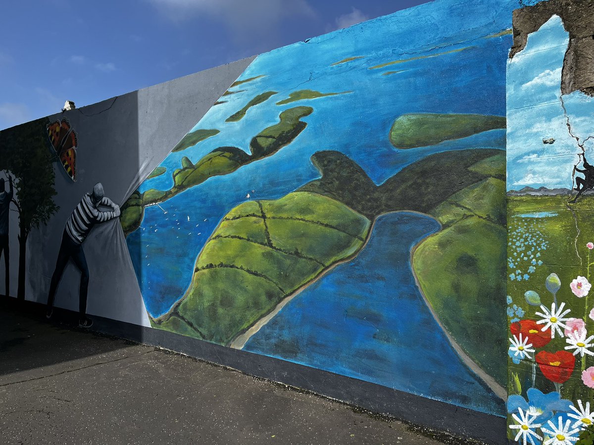 Mural of the month. The quay in Killyleagh (from yesteryear) and Strangford Lough. Check out the details. Can you find the rock climber? @KrysSzpakowska2 @IPFdoc @NickHartGSTT @DrNeilK @MaliseSzp @nigelhart