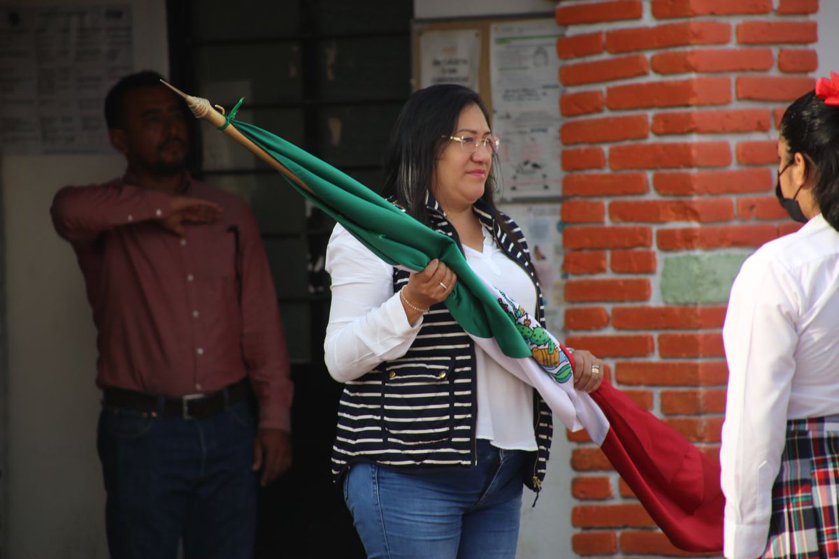 Que su regreso a clases sea de lo mejor! Espero que hayan descansado mucho para darlo todo y  saquen muchos 10! 👩‍🏫

#RegresoAClases #SanJacintoAmilpas #oaxaca #GabyDíaz #Tradición #Municipio #Transformación #TiemposDeCambiosYBienestar #Trabajo