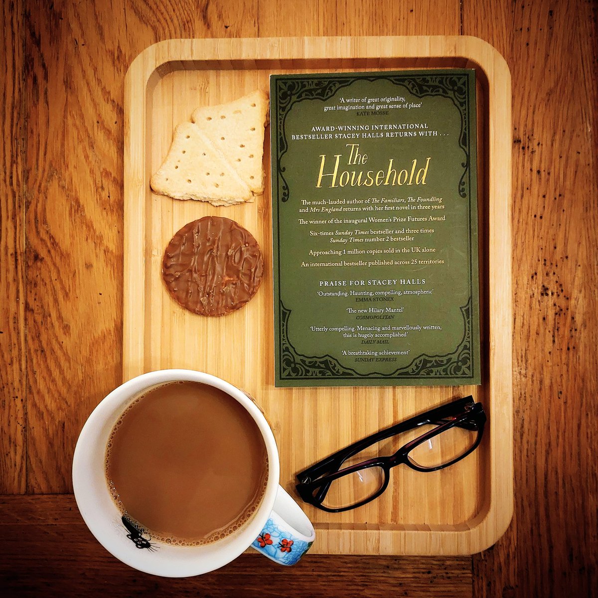 A mug of #BuildersBrew a couple of biscuits and a darned good read - the brand new stunner from @stacey_halls #TheHousehold

I've loved all of Stacey's books and this might be my favourite one yet!

Out from #ManillaPress @bonnierbooks_uk 11th April. 💛

#SaturdayVibes