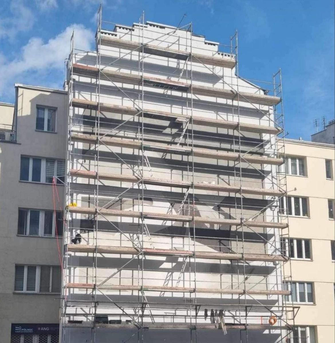 TheSwiftSociety's tweet image. 📷| &quot;The Tortured Poets Department&quot; poster being set up in Poland 🇵🇱