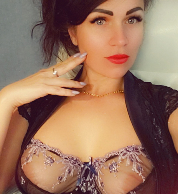 I just sold a HUGE clip order on @iWantClips! iwe.one/d9NM2