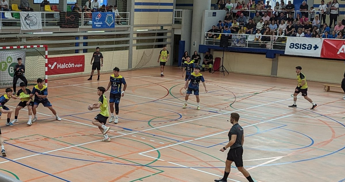 Comienza la 2ª Jornada de la #FFDHJM de @FAndaluzaBM en @aytoalm. 

Nuevamente viviremos Balonmano de enorme calidad. 

Mucha suerte @DolmenesAtqBM @CordobadeBM 
@bmbahiadalmeria 
@BMCiudadDMalaga