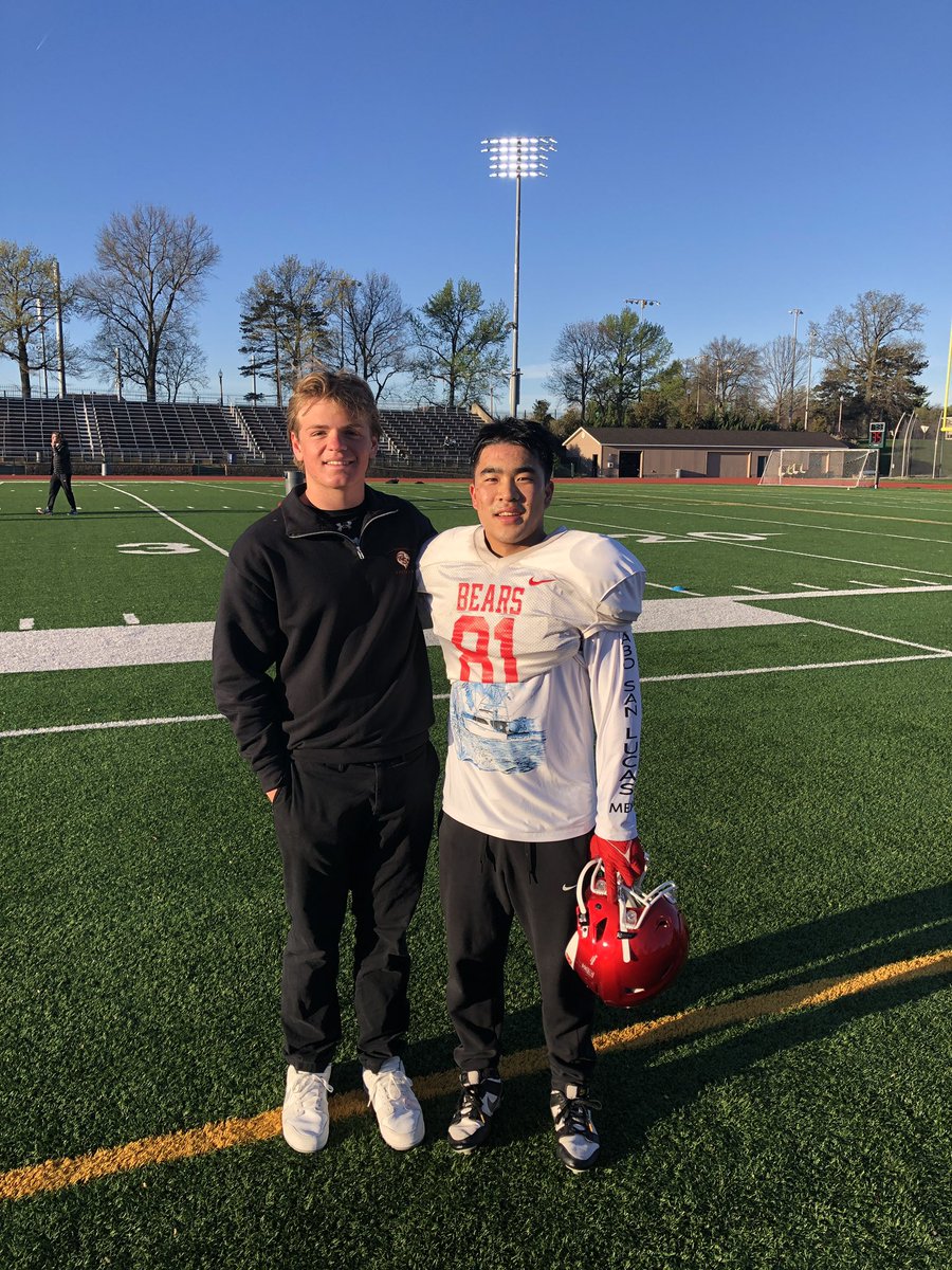 Big thanks to @washufootball for a great opportunity to see the campus and learn more about the program once again! @CoachAaronKeen @walkercuw @MuellerFBCoach @JSerra_Football @KianpourKyle @vscwintoday