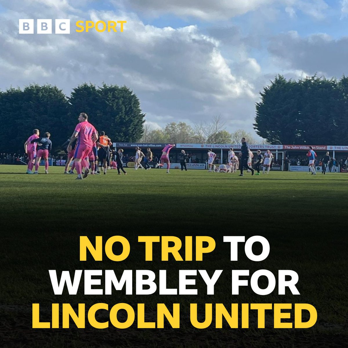 It's heartbreak for @LincolnUnited as they miss out on Wembley on penalties. Live reaction⬇️ bbc.in/LincsListenLive