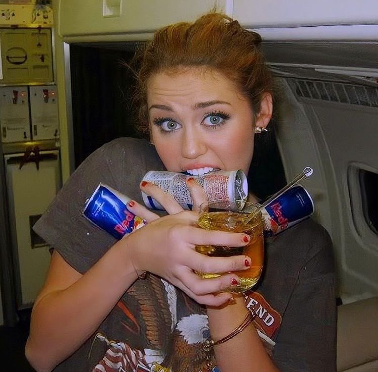 ੈ✩‧₊˚ (@stardripiv) on Twitter photo 