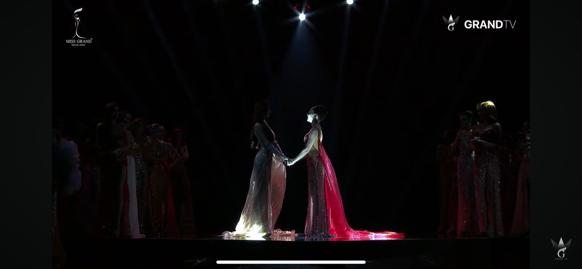 StpCee94519's tweet photo. เเกดูไฟที่ส่องหน้าหลินโอ๊ย😂#มิสแกรนด์ภูเก็ต2024 #หลินมาลิน #MissGrandThailand #MissGrandThailand2024 https://t.co/Tkzm3ik0rA