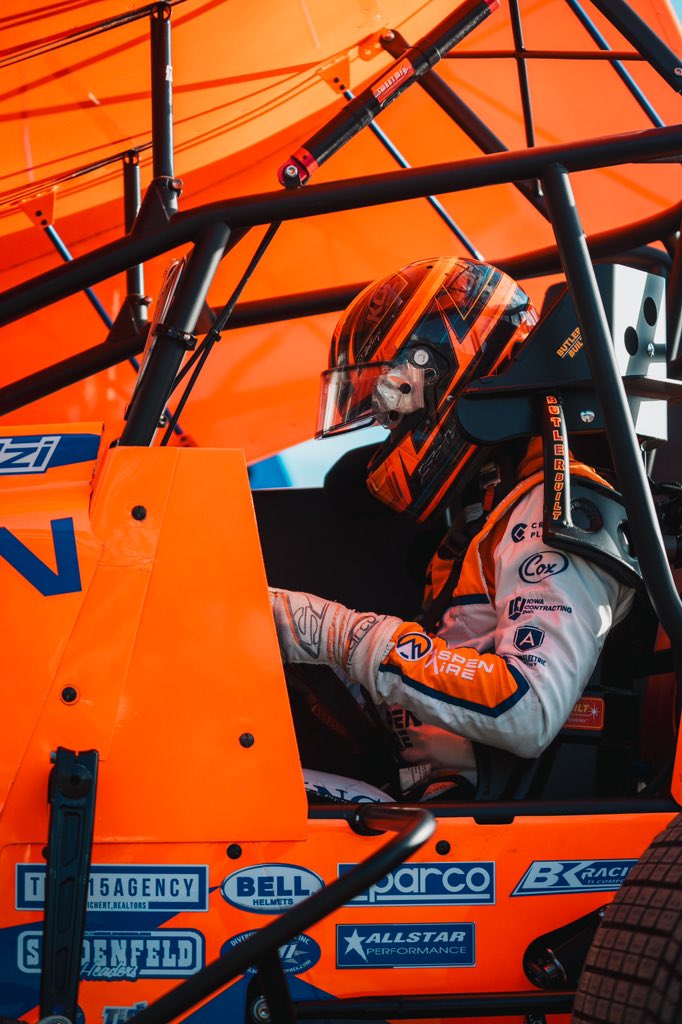 RACE DAY! It’s another new track tonight @ArrowheadSpeed! @WorldofOutlaws 🏁 Hot laps: 6:30pm CT 📺 @dirtvision 🧢 Merch trailer trackside 📸 @Ascentmedia_ 🔗 gioscelziracing.com