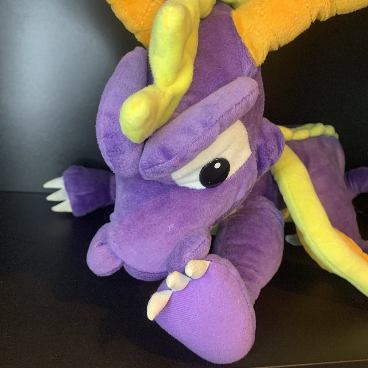 kuda_Collects's tweet photo. Jumbo ‘all 4s’ spyro plush! ✨ there are 2 of these ‘all 4s’ spyro plush this being the larger one which is FAR rarer than its smaller companion! It measures roughly 12 inches tall by around 25 inches long! A great piece for anyone’s collection! 

Released- 2001
Rarity- ⭐️⭐️⭐️_ _ https://t.co/SgPQ5owwIZ