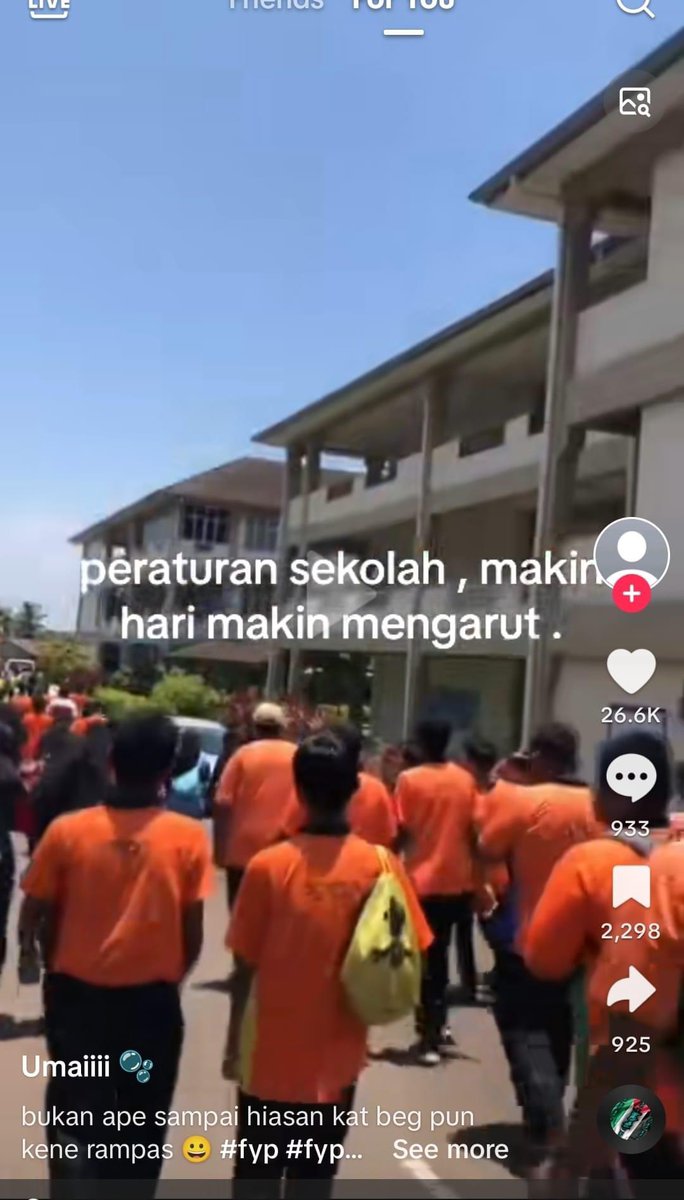 kamaghul's tweet photo. Budak sekolah kalau main tiktok memang macam sial https://t.co/qZtG3T74PV